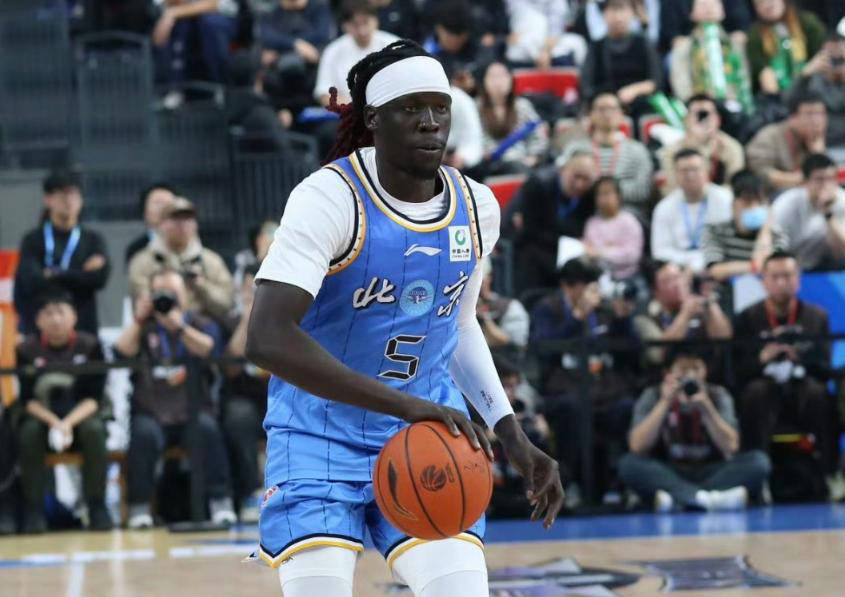 英雄联盟全球总决赛-包含NBA总决赛倒计时；北京首钢冲刺阶段官宣签约；细节引发关注；媒体盛赞；更衣室氛围转暖的词条